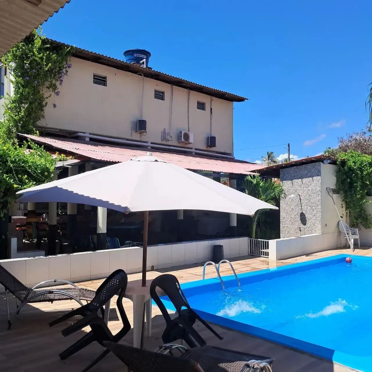 Praia do Batoque: Casa Ampla com Piscina e Vista do Mar! - Foto 3
