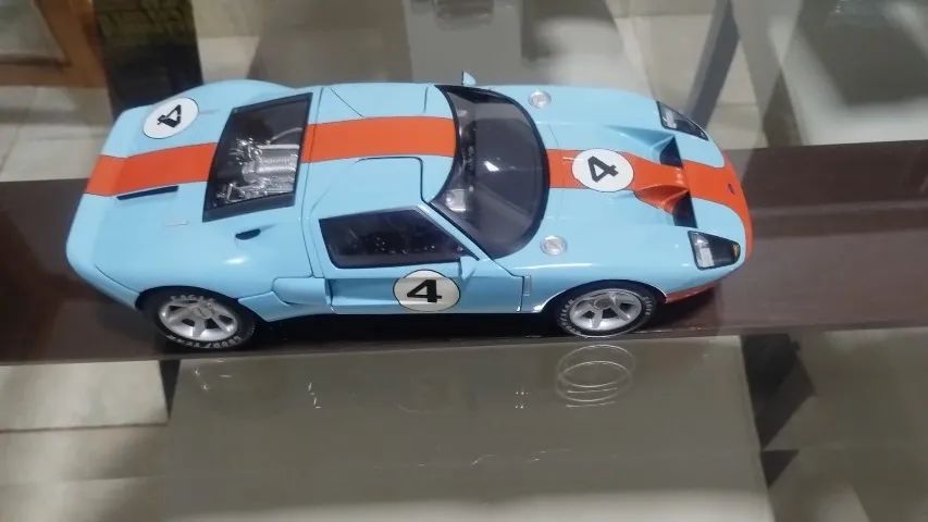 Miniatura Ford GT - Escala 1/18