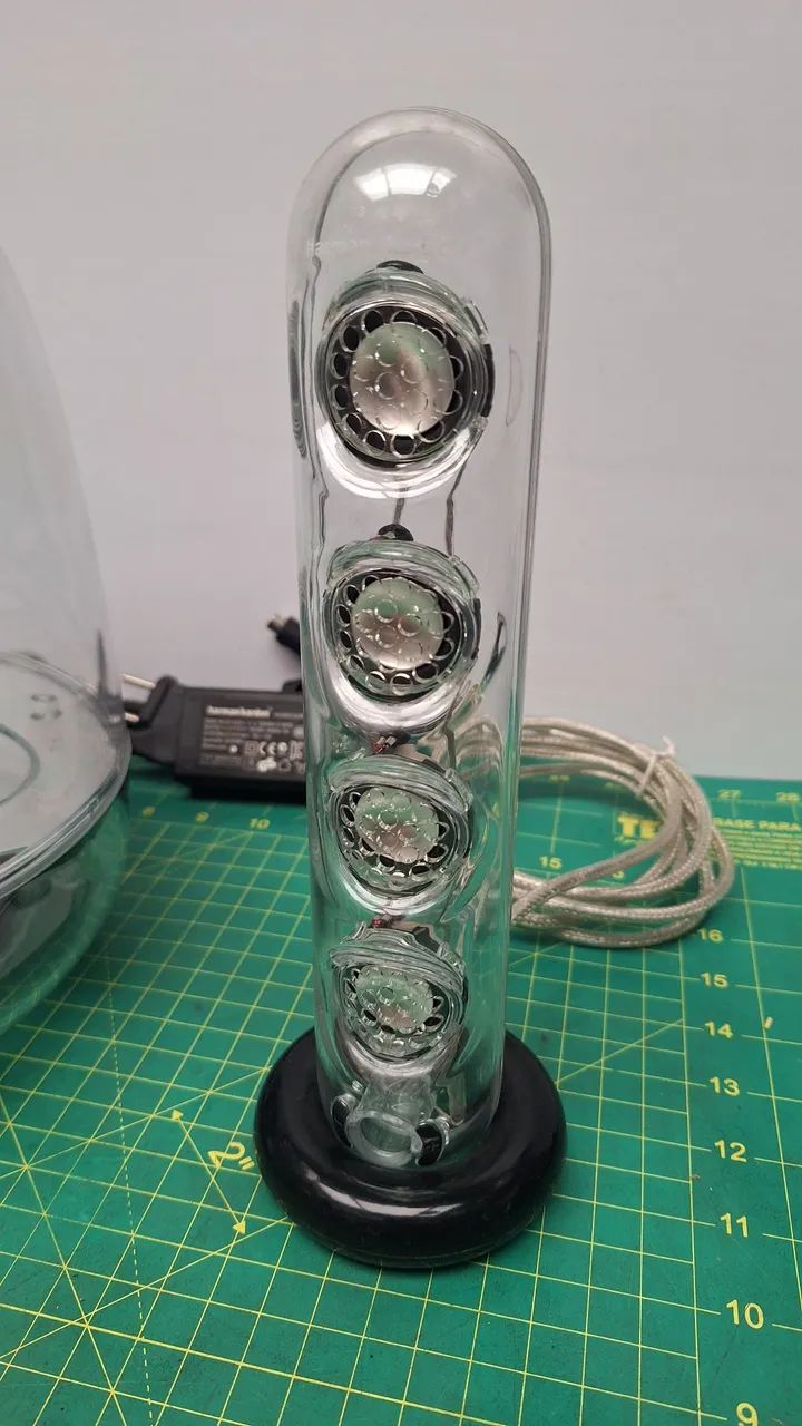 Sistema de Som Harman Kardon SoundSticks - Design Icônico + Som