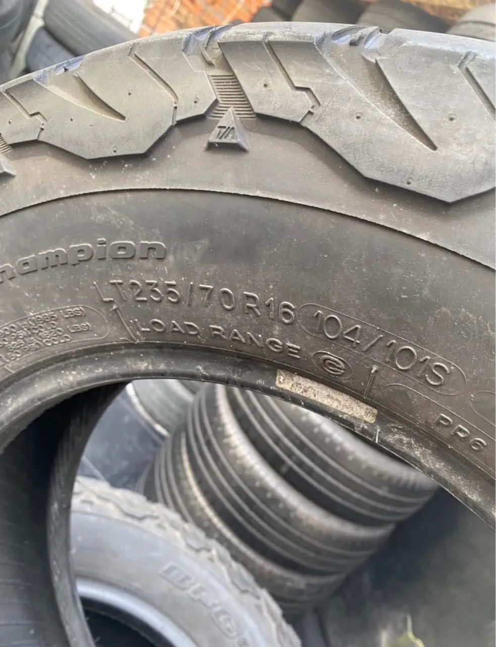 235/70/16 PIRELLI E BF - Foto 3