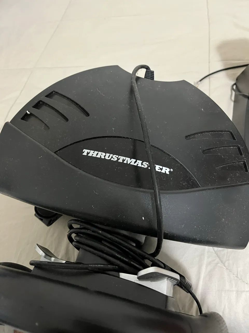 Volante Thrustmaster Ferrari GT Experience com Pedais - PC/PS2 e PS3- Excelente Estado - Foto 2