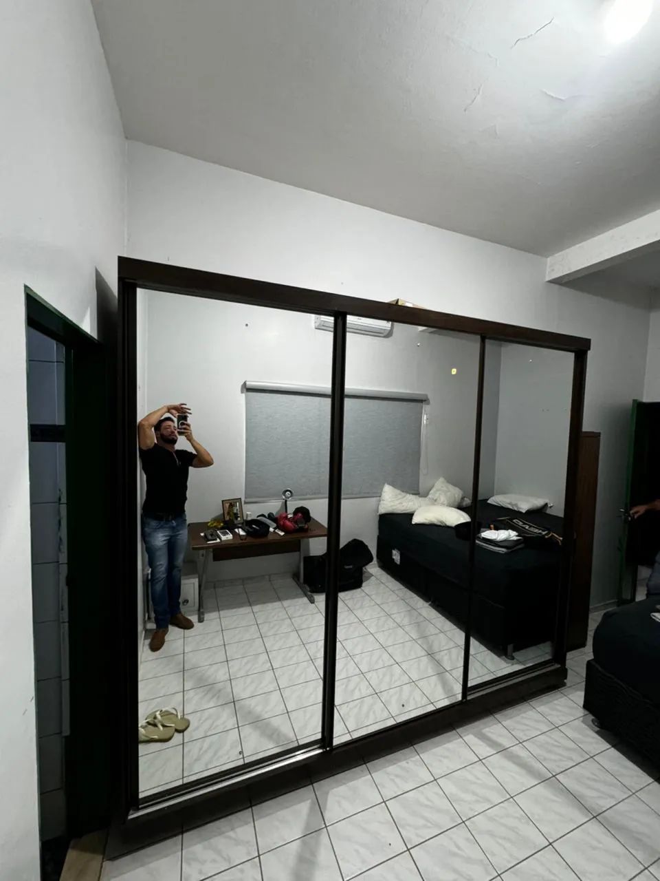 Vendo guarda roupa 3 portas 