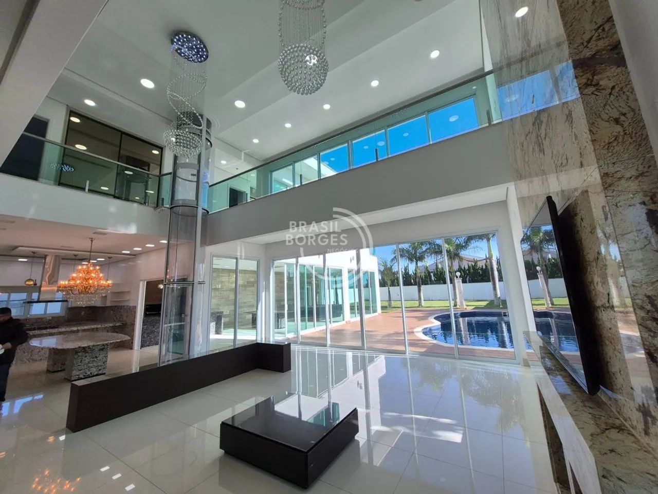 Sobrado de Esquina com 950 m², 4 Suítes, Elevador, Piscina e Gourmet, Saint Patrick - Foto 5