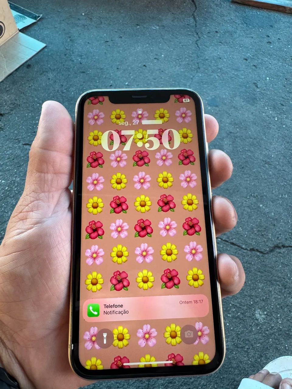 iphone xr 64 gb amarelo - Foto 4