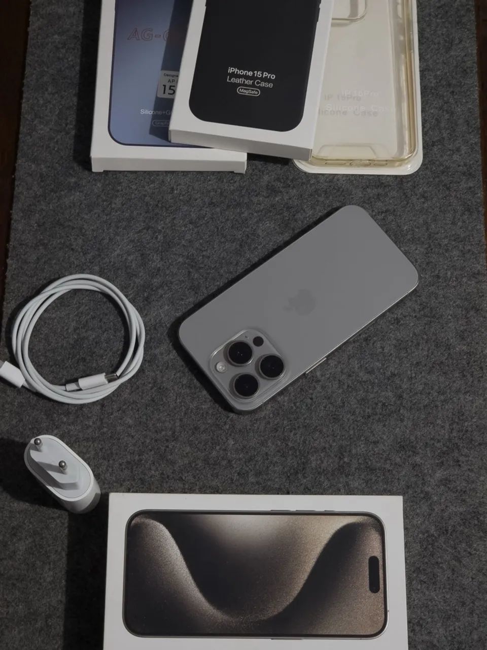 iPhone 15 Pro - 256GB - Natural Titanium - Celulares e Smartphones