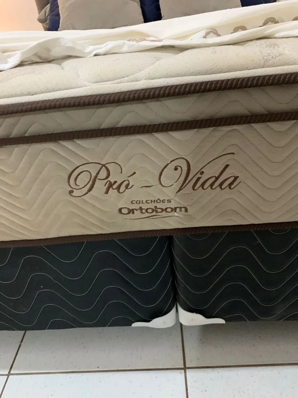 Cama box queen size com cabeceira completa  - Foto 2
