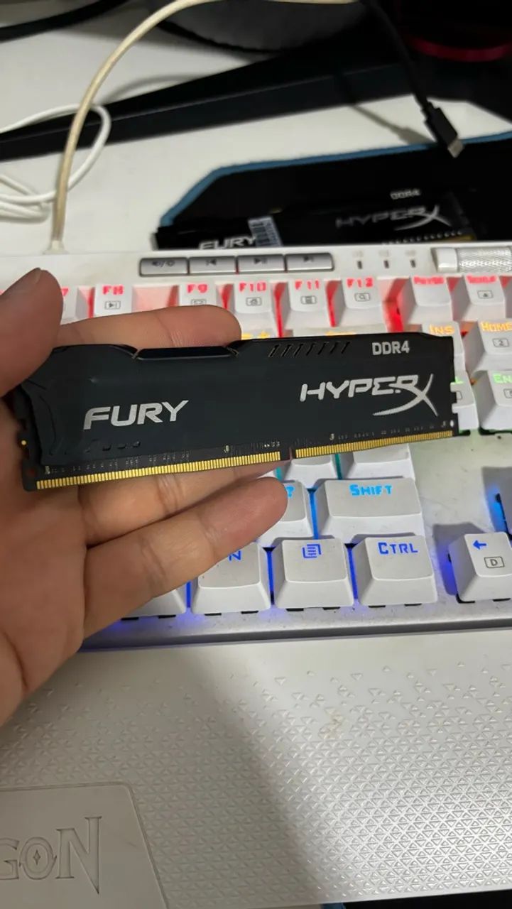 Memória RAM DDR4 8GB CL 15