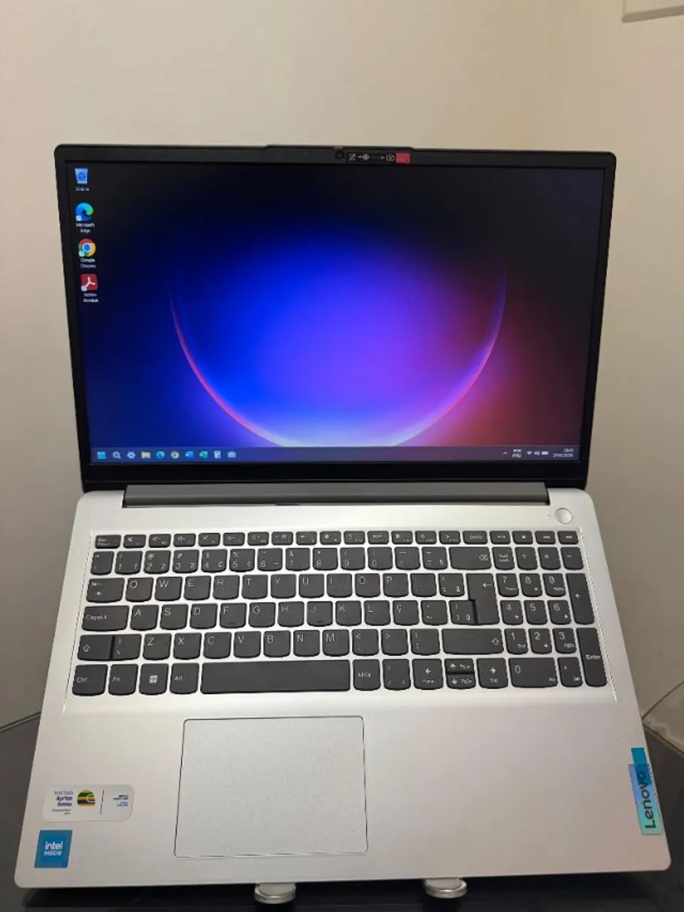 Notebook Lenovo Ideaiapad 1 - Intel Celeron N4500 - 4GB Ram - SSD 128GB Nvme - Completo