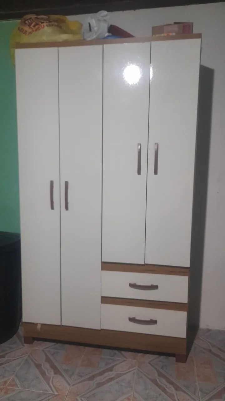 Vendo guarda roupa 4 porta  - Foto 2
