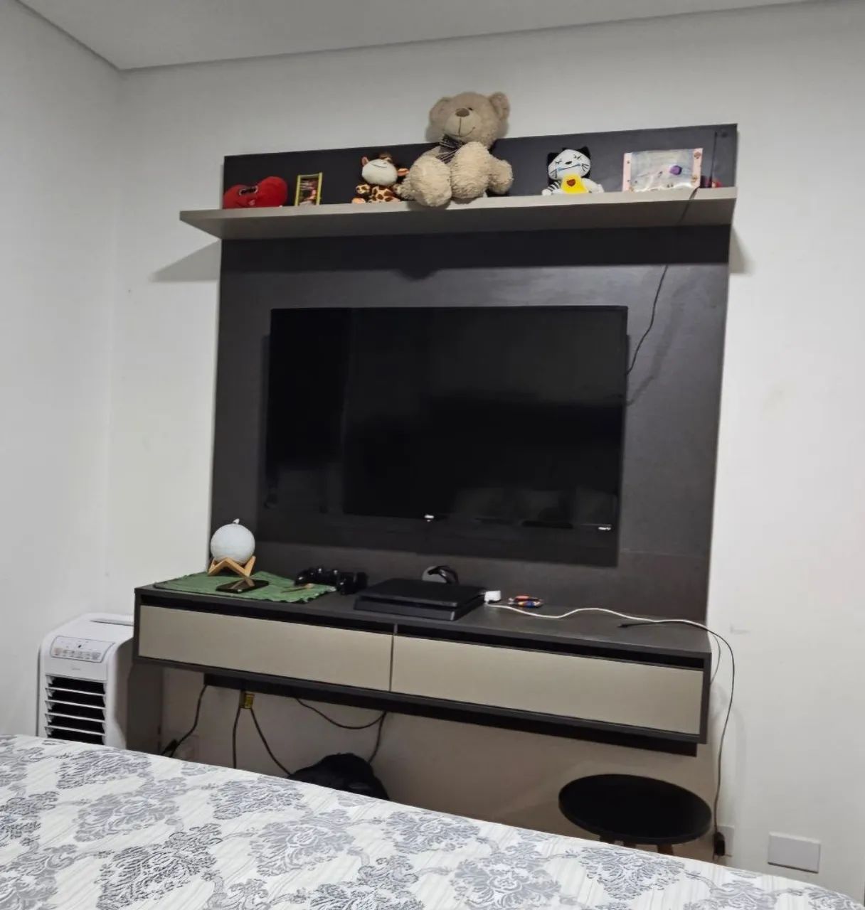 Painel de TV rack com 2 gavetas