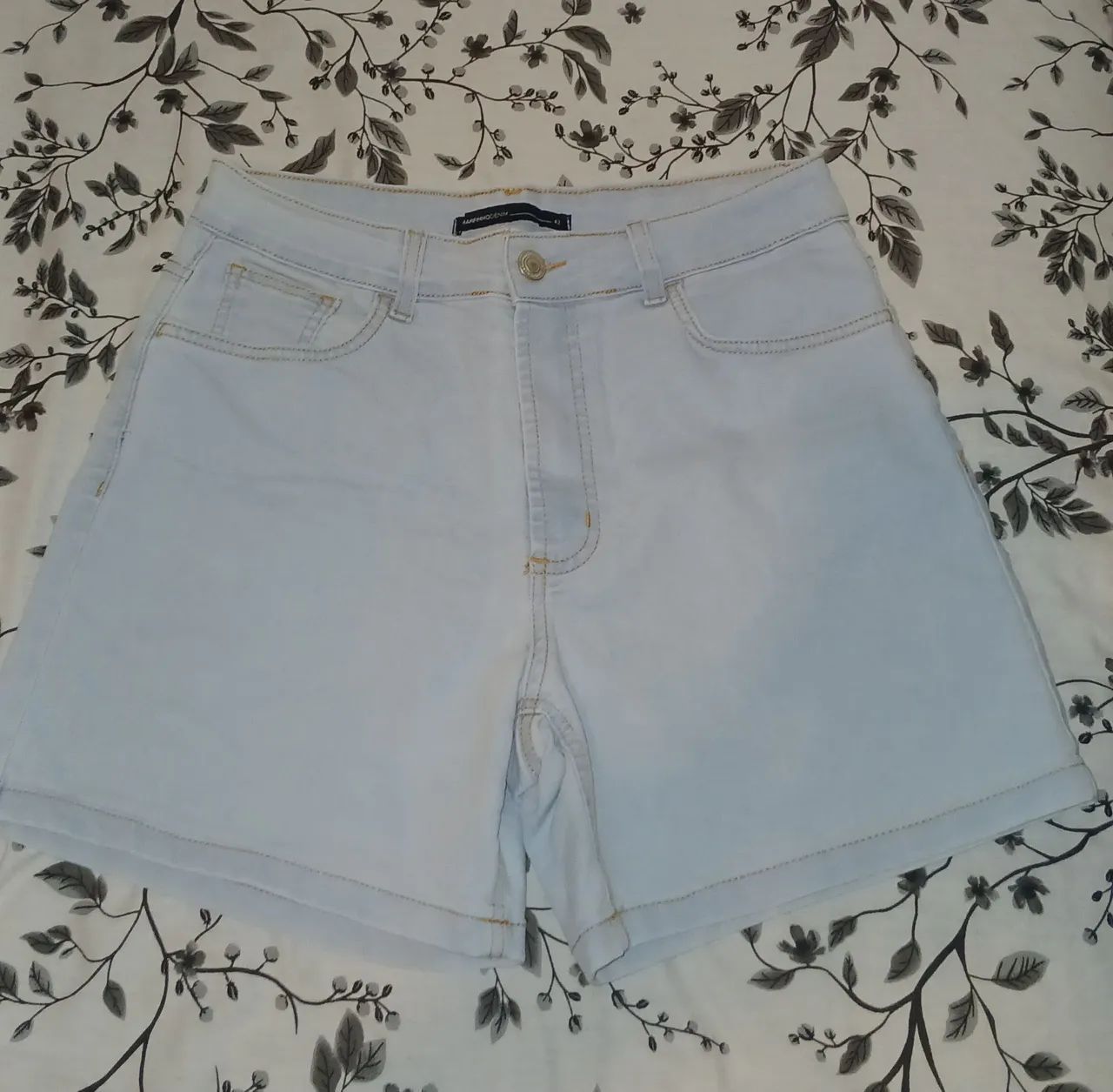 Short jeans Renner tam. 42 com elasticidade 