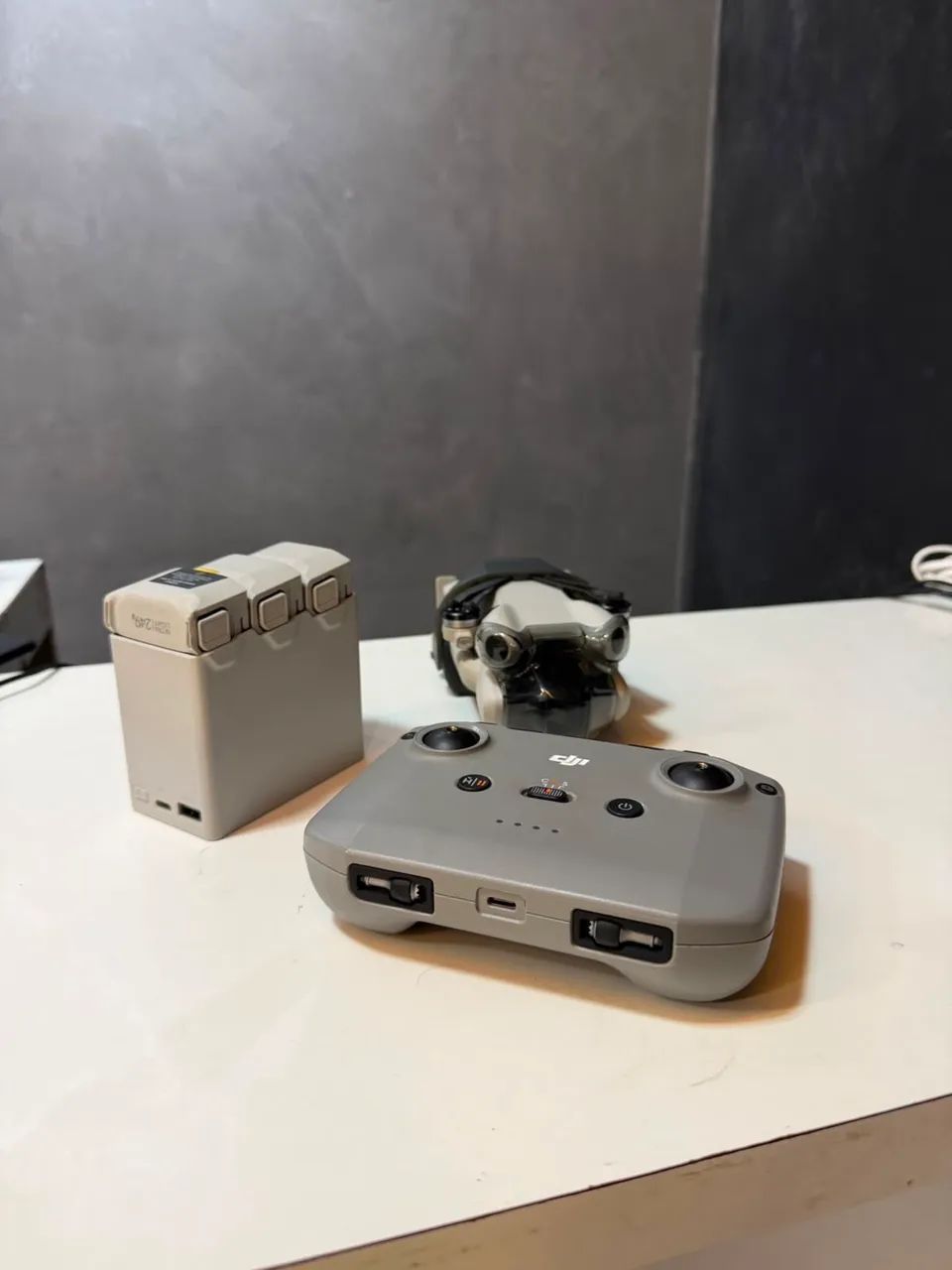 Drone DJI MINI 4 Pro  3 baterias originais 