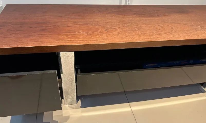 Rack Rudnick 1,80 m em Madeira com Pés em Inox - Excelente Estado PROMOÇÃO - Foto 5