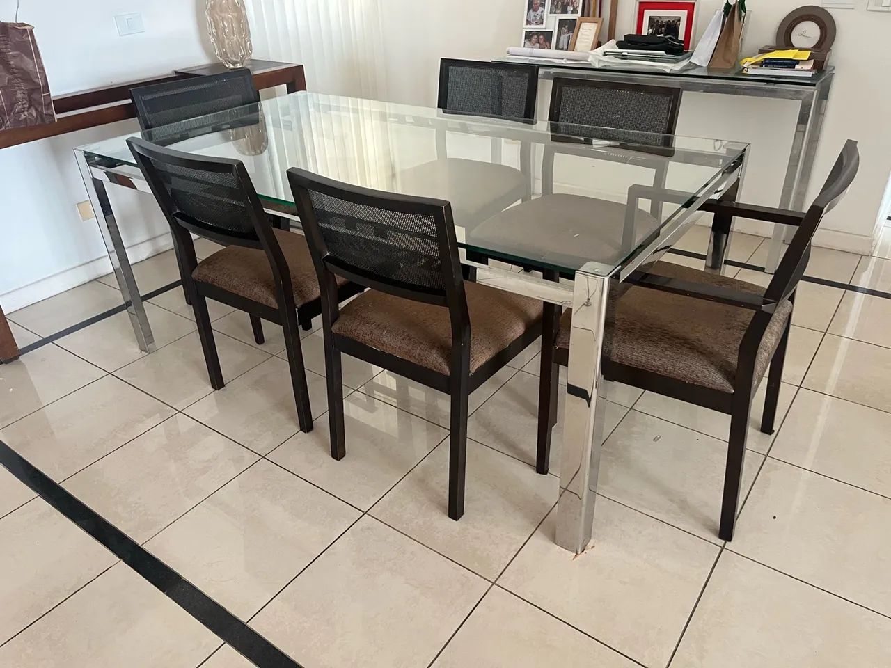 Mesa de jantar com 6 cadeiras