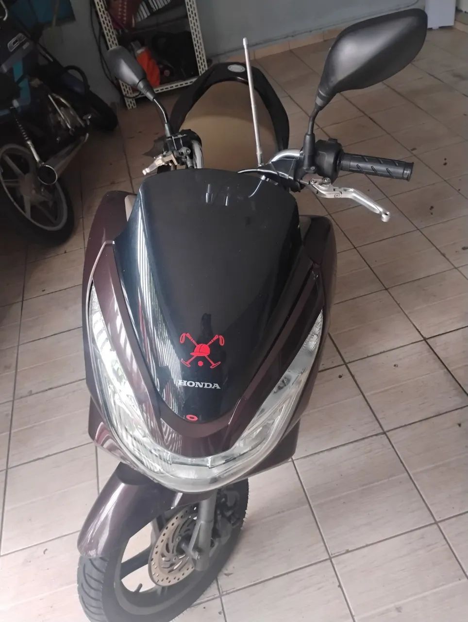 VENDE-SE OU TROCA-SE PCX