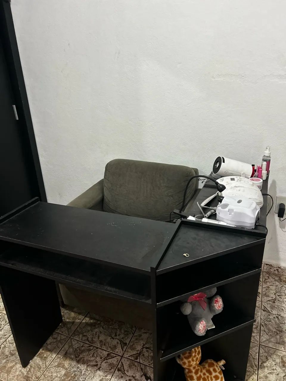 Mesa em L manicure com poltrona 