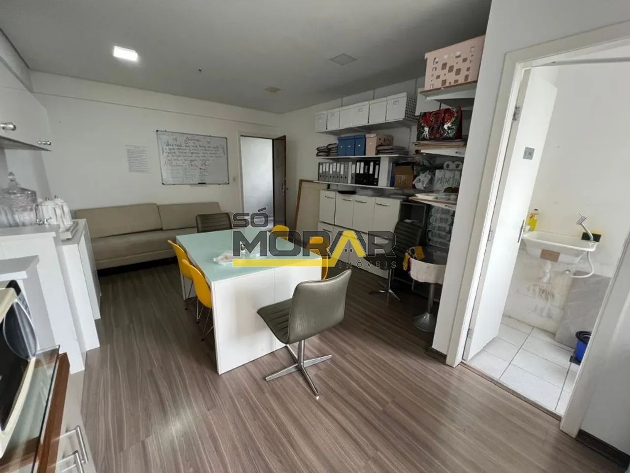 SALA a VENDA no bairro GUTIERREZ, cidade Belo Horizonte/MG.