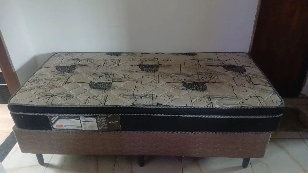 Vendo cama box solteiro 