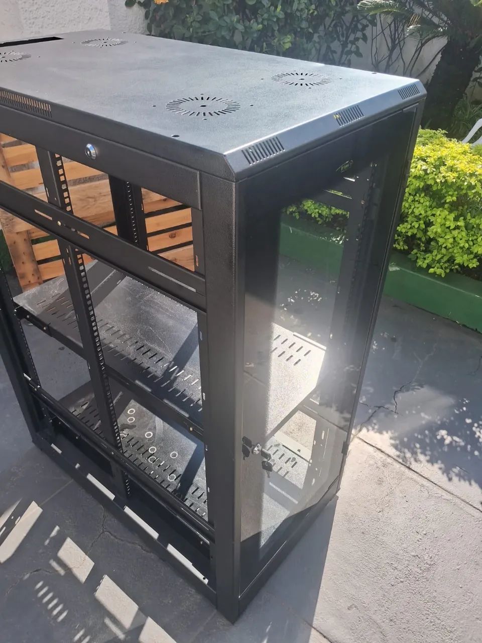 Rack de Servidor de Piso com Porta de Vidro - Excelente Estado - Foto 4