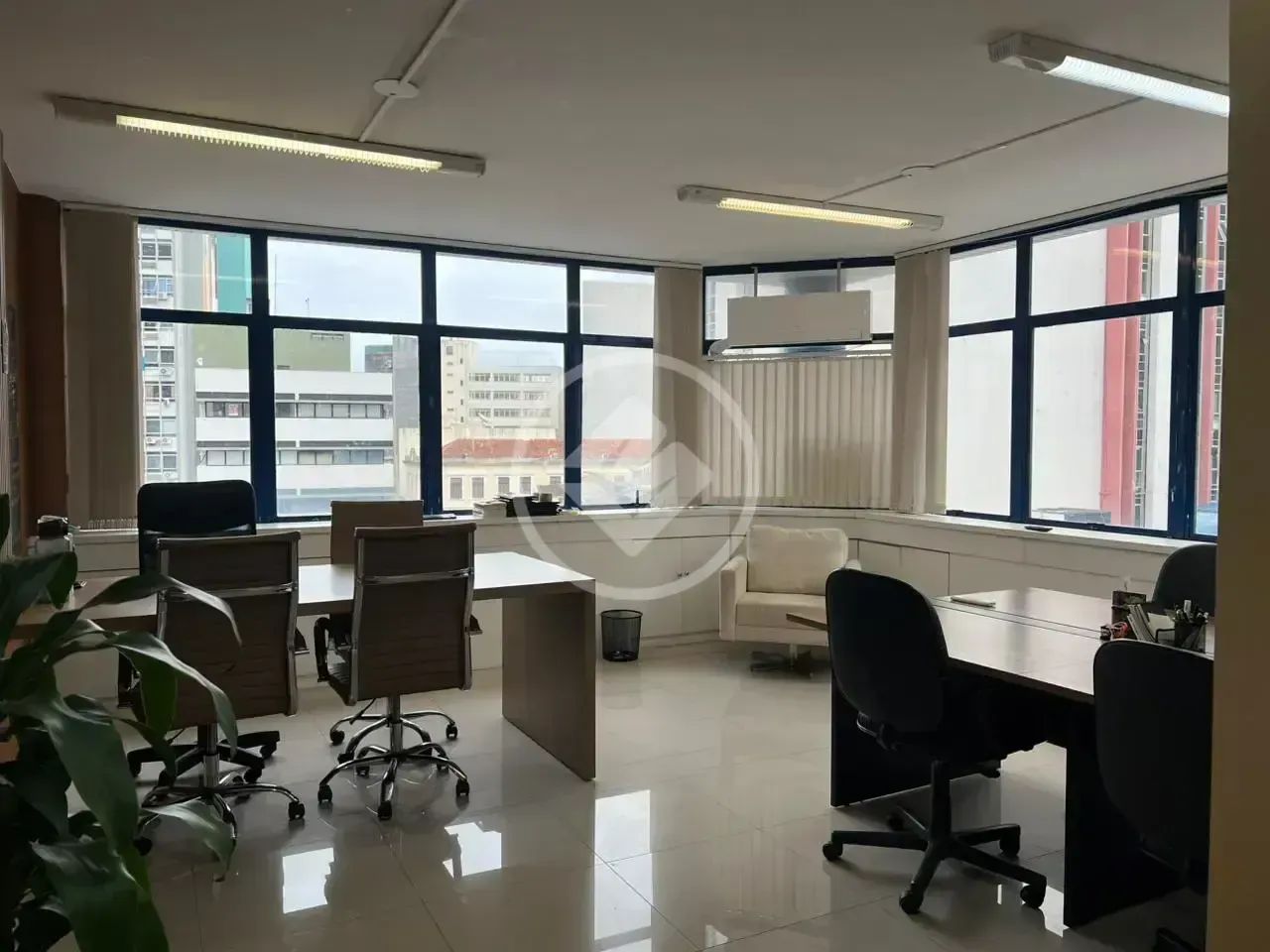 Sala comercial no centro com vaga coberta. - Foto 3
