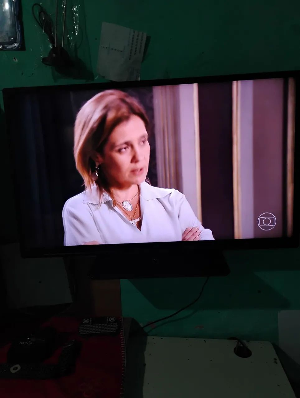 TELEVISÃO PHILIPS 43 POLEGADAS COM CONTROLE REMOTO FUNCIONANDO NÃO E SMART 