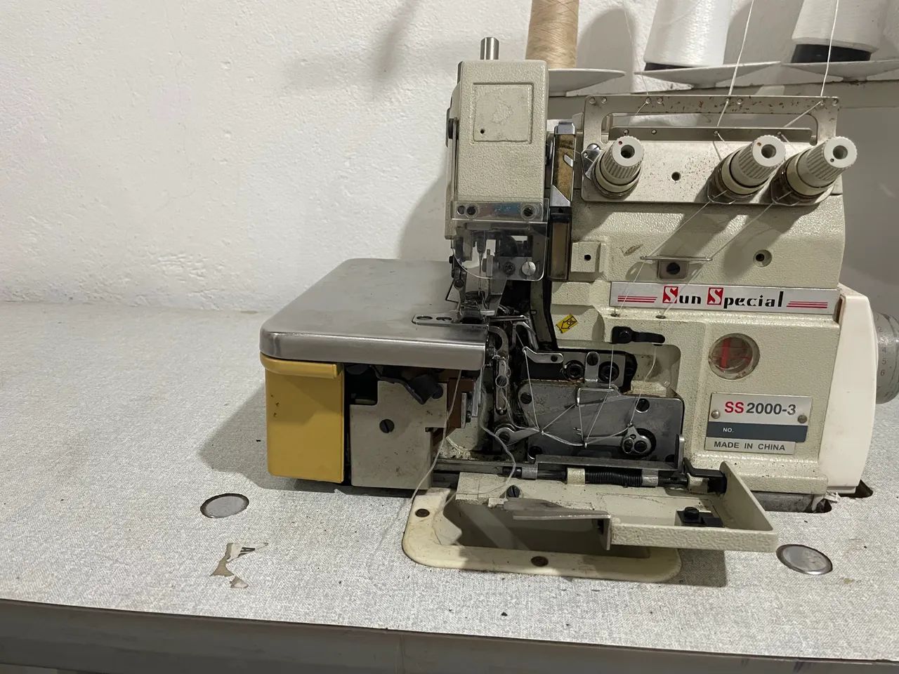 Máquina overlock industrial 