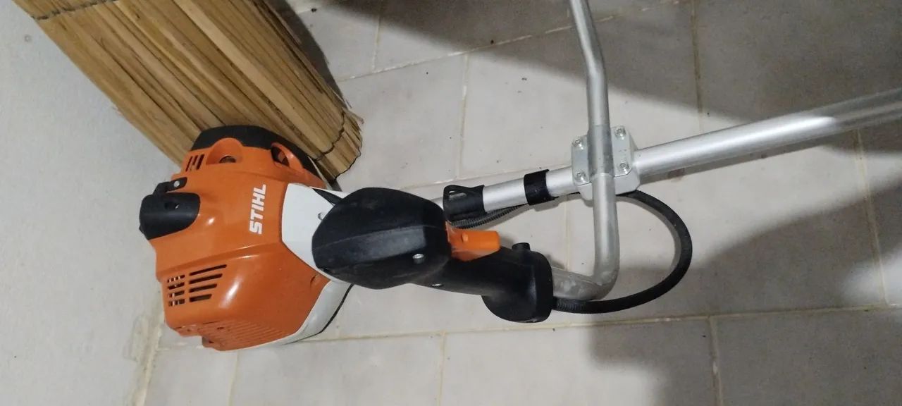 Roçadeira Seminova Pouquíssimo Usada - 2HP - Completa - Foto 2