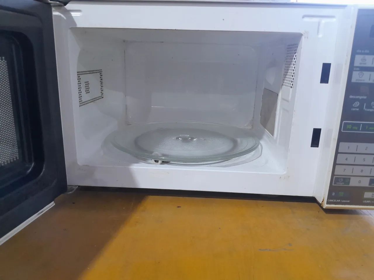 Microondas 220v - Foto 3