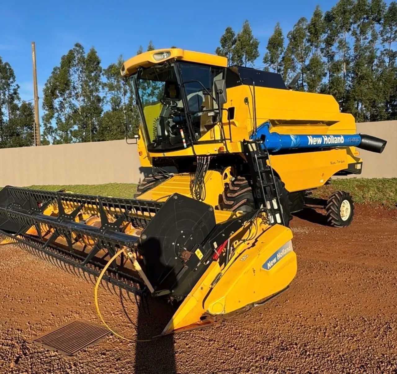 Colheitadeira New Holland TC5070 - Facilito pagamento | LEIA!
