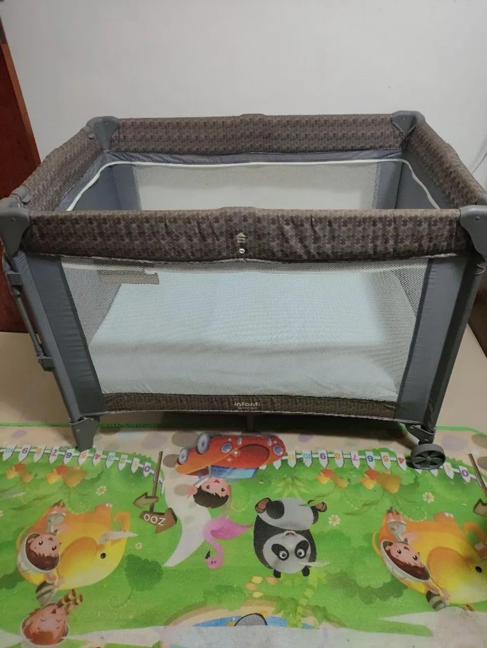 Chiqueirinho berço com trocador 
