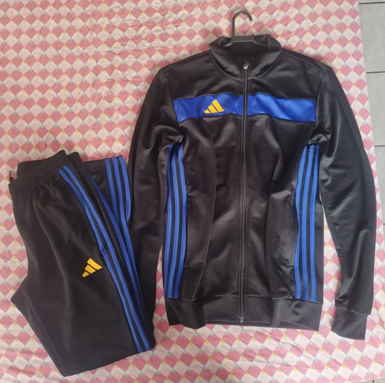 Conjunto Adidas tamanho P - Foto 2