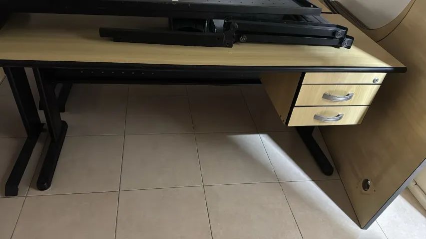Mesa reta de escritório - Foto 3