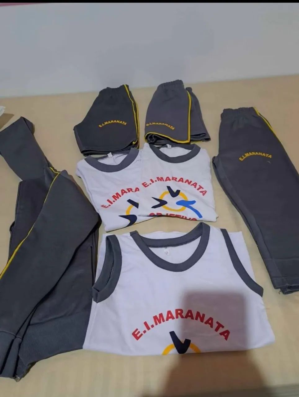 Uniforme colegio Maranata