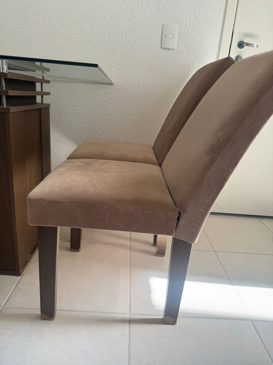 Table with 4 chairs65204505300609124