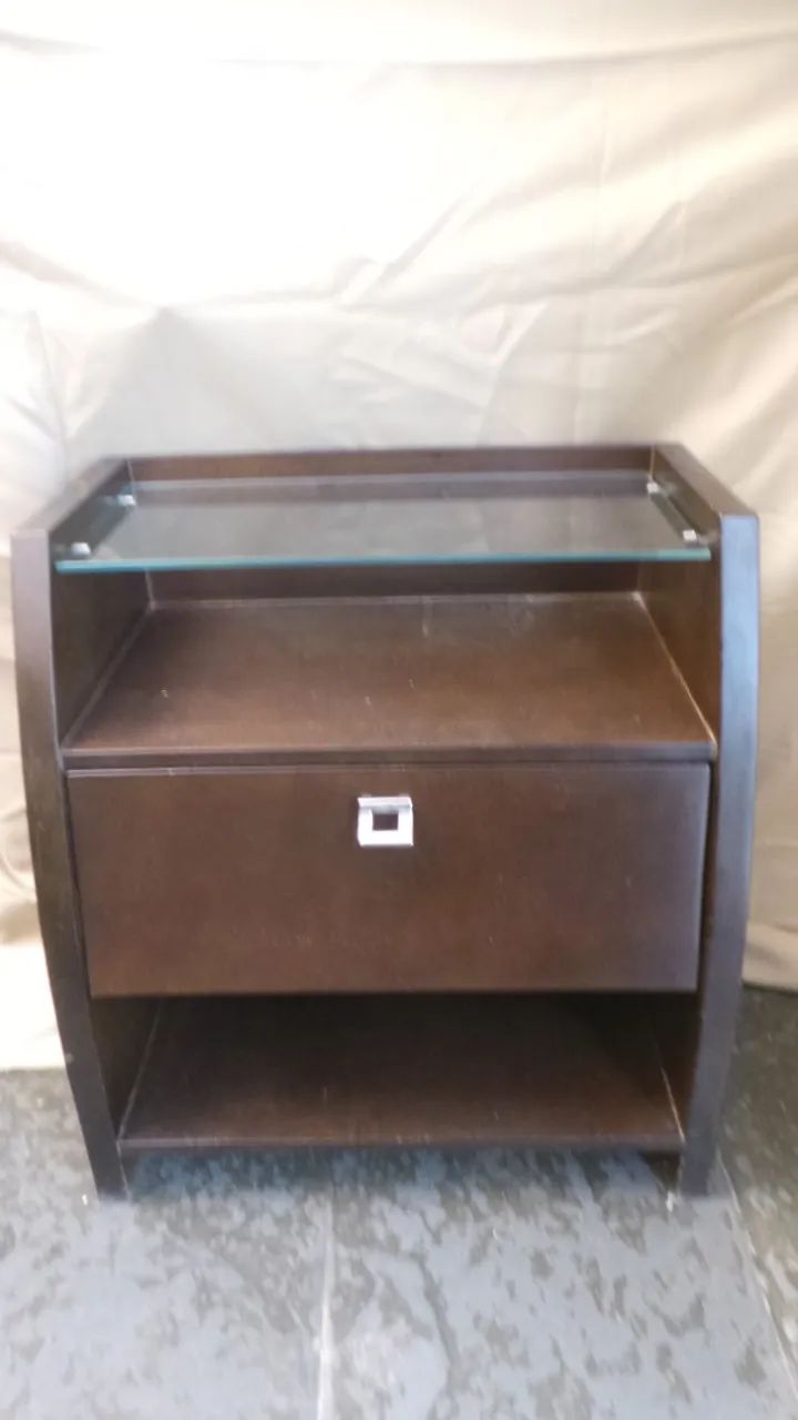 MESA DE CABECEIRA MADEIRA MACIÇA LOJA CASA SHOPING COM GAVETA E VIDRO - Foto 4