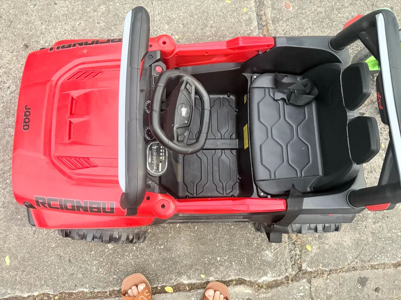 Jeep elétrico infantil 