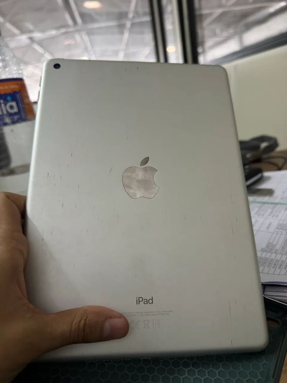 iPad modelo A1883 (Sexta geração) 2018 32GB branco - Foto 3
