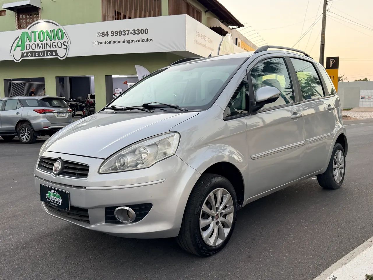 Fiat Idea ATTRACTIVE 1.4 8V FLEX 2013