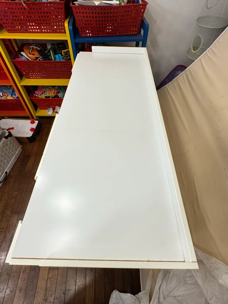 Cômoda grande com 4 gavetões e divisão interna. Material em Laca  - Foto 5