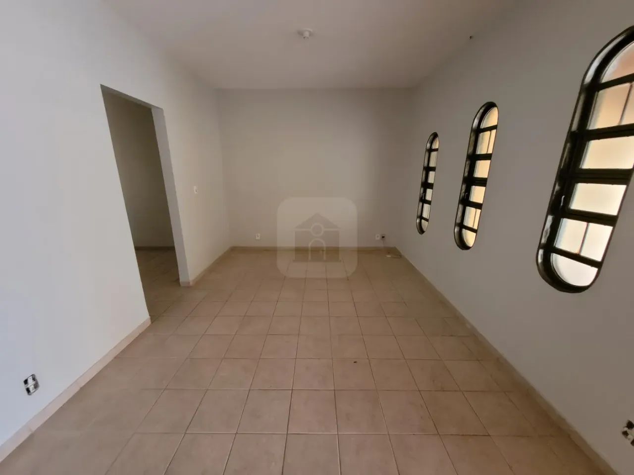 Casa com 110m² para locação no bairro Santa Mônica - Foto 2