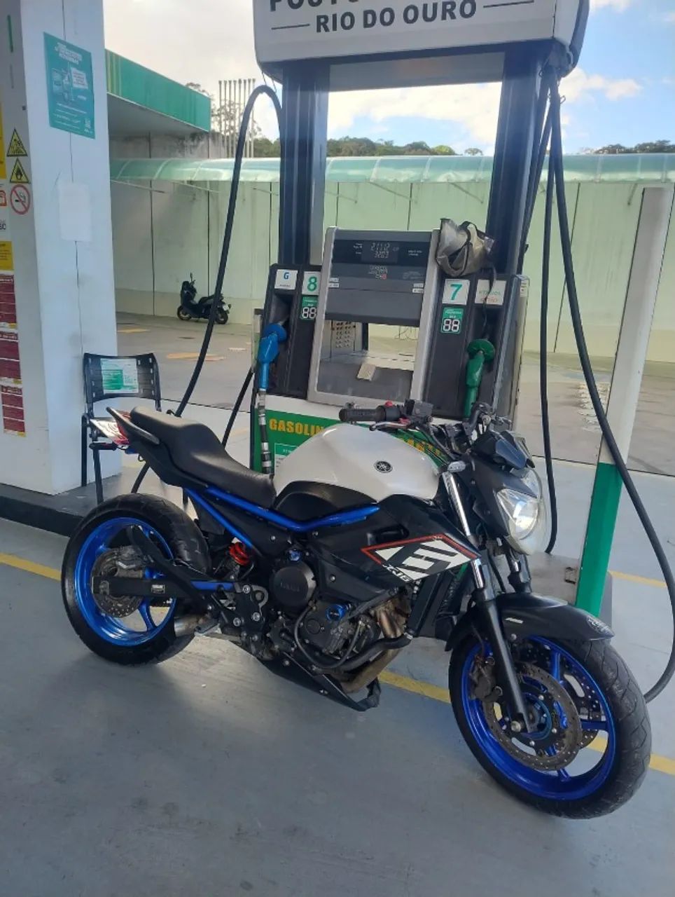 Yamaha XJ6N  - Foto 2