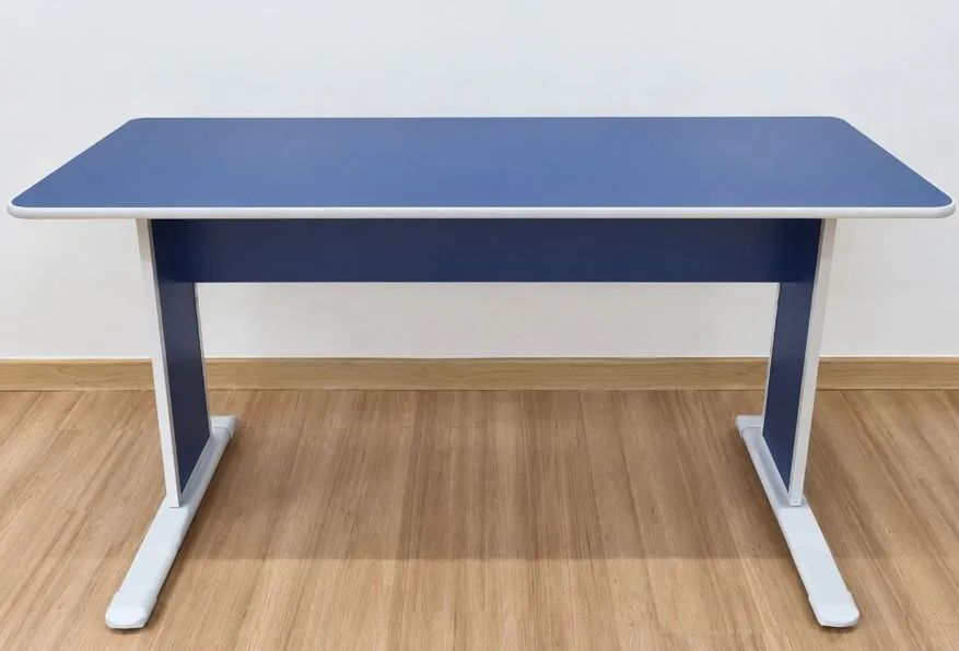 Mesa de escritório azul