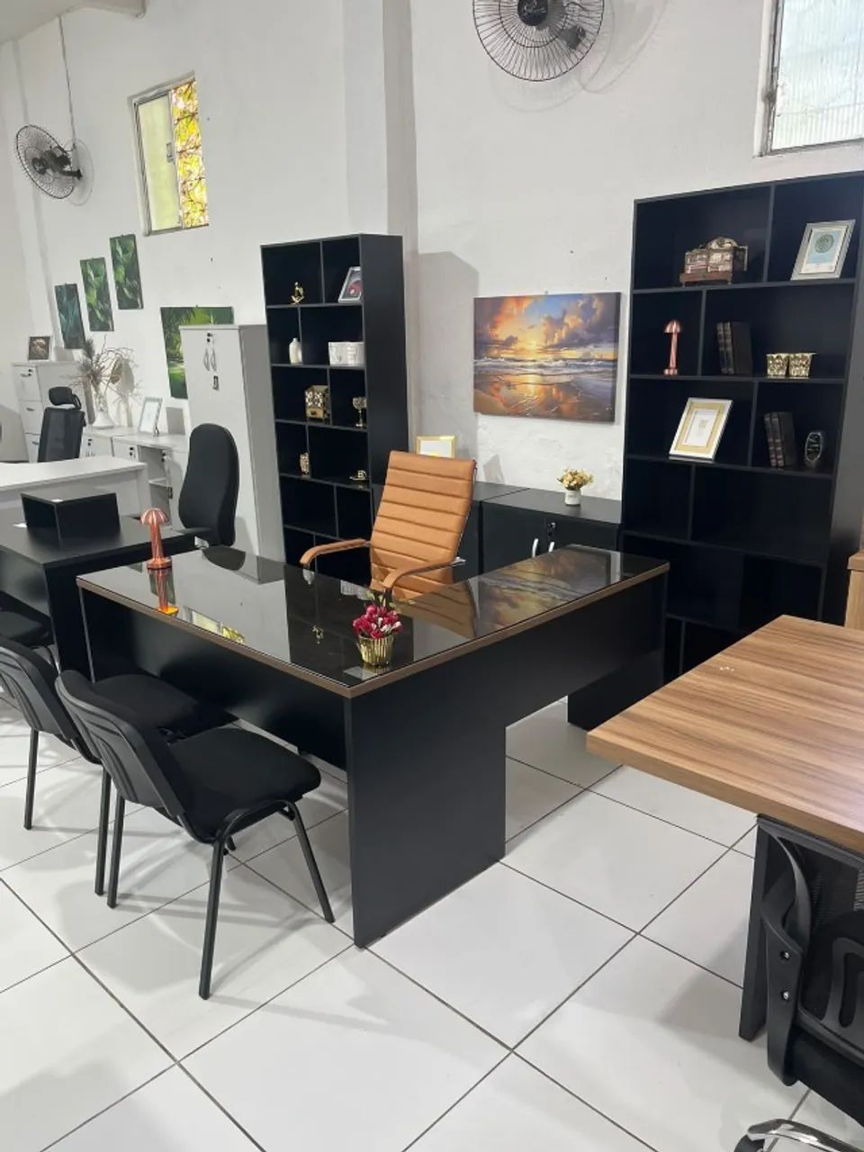 Mesa em L e armários  - Foto 3