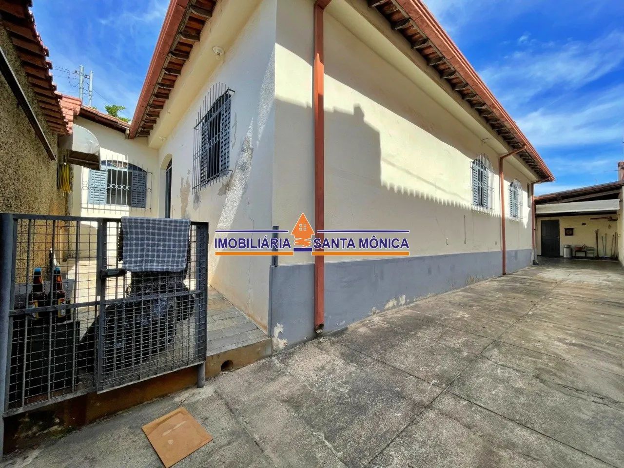 Casa Plana 4 quartos + Barracão - Jardim Leblon