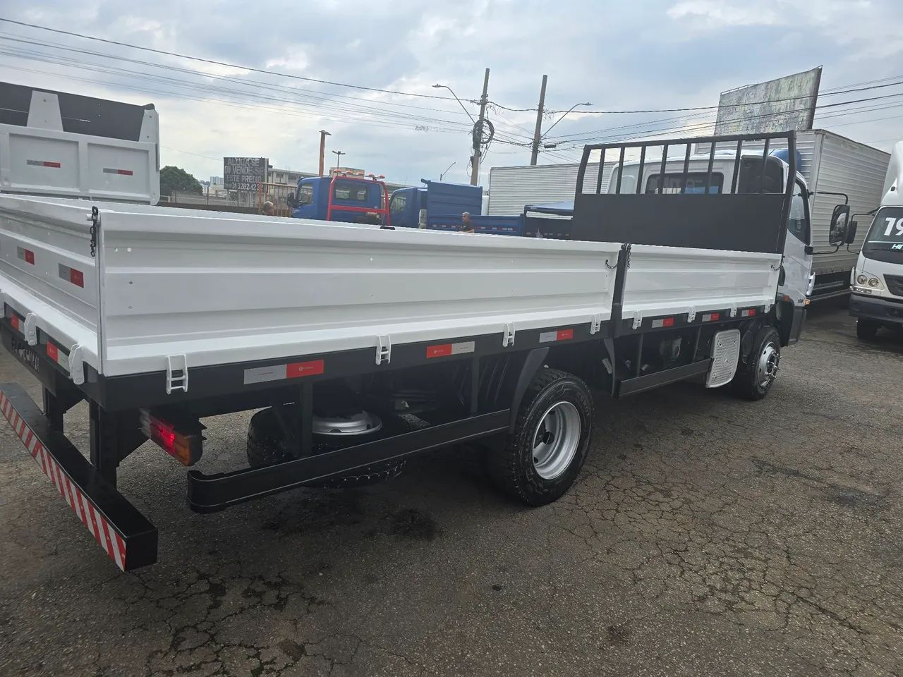 Mb Accelo 1016 Carroceria De 5,5m 12/12 Muito Novo - Foto 5