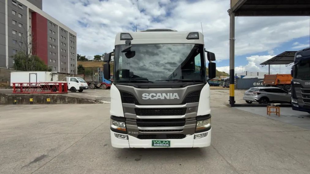 SCANIA P320 B8X2 - Foto 2