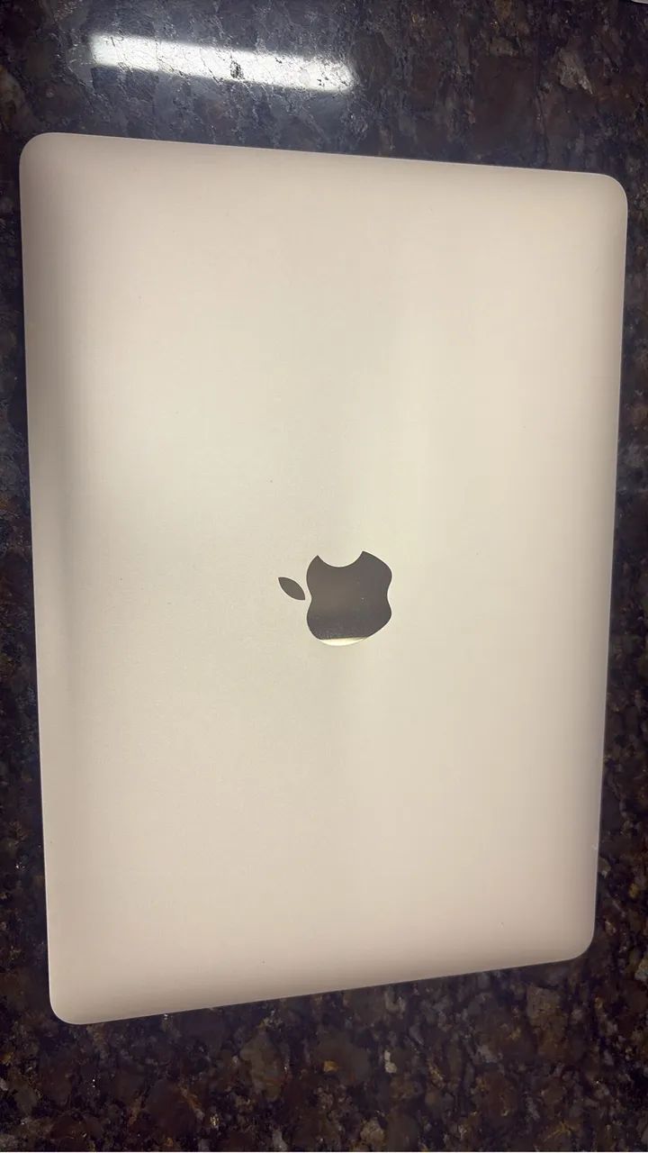MAC BOOK