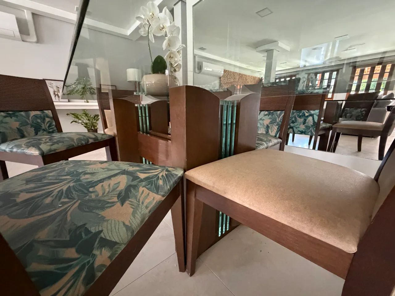 Mesa SIER com 6 cadeiras, Tampo de Vidro - Foto 2