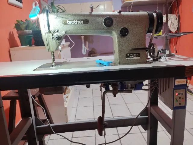 Máquina de costura reta industrial 
