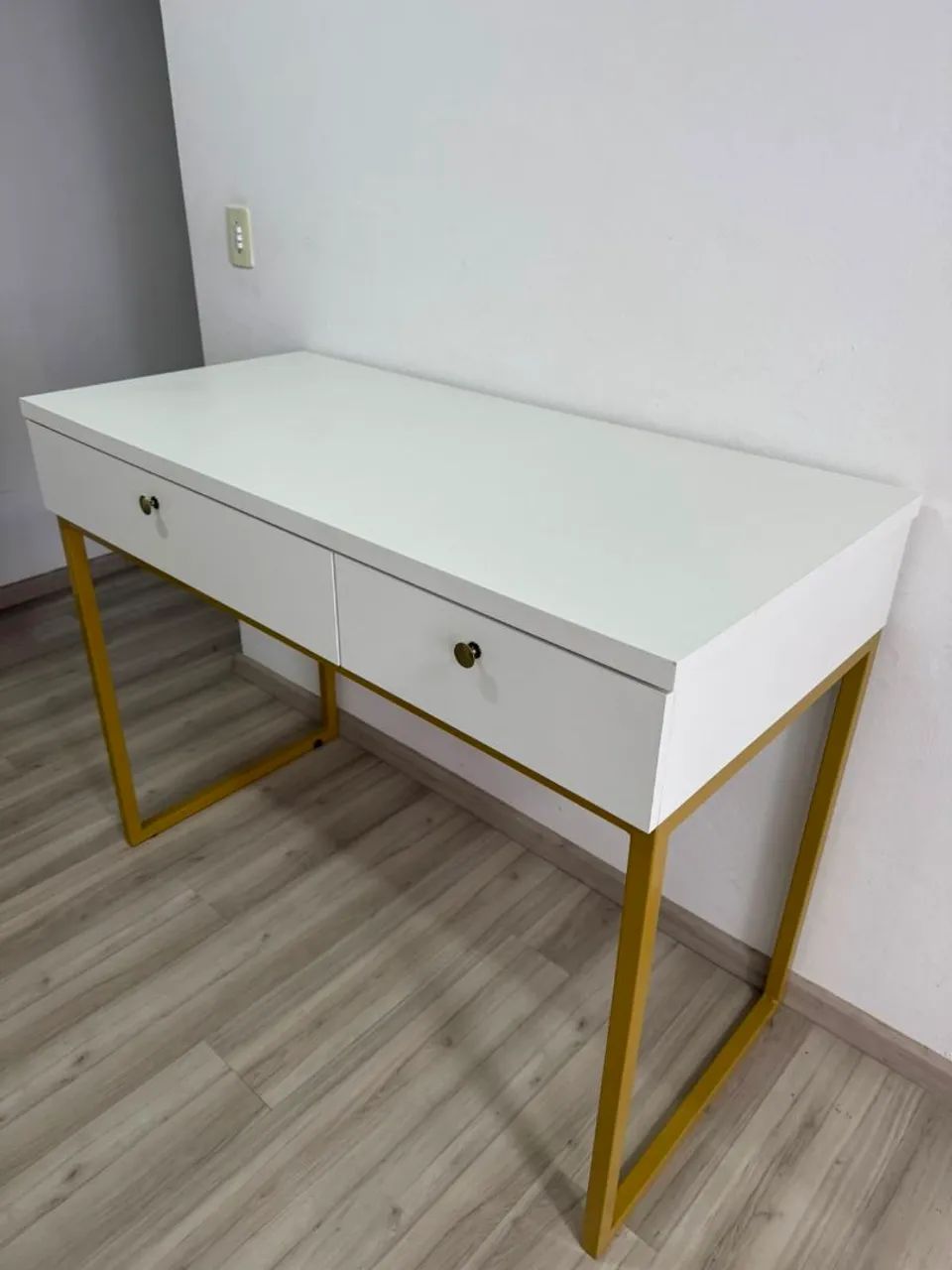 3 Araras com rodinhas + Mesa alta. - Foto 3